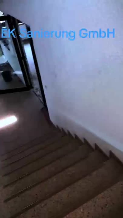 Entkerntes Treppenhaus und leergeräumte Innenräume